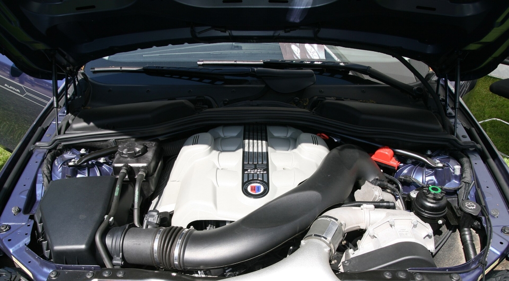 ALPINA B5:n moottoritila